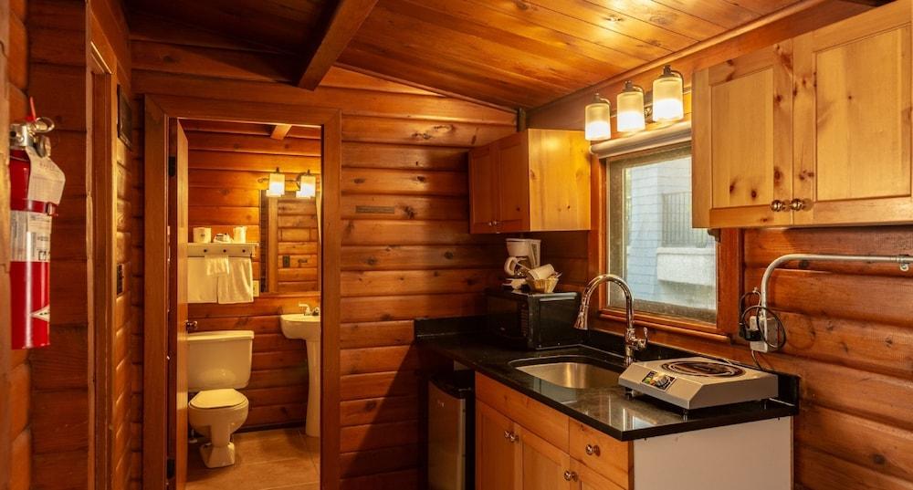 Rundle Mountain Lodge Canmore Bagian luar foto