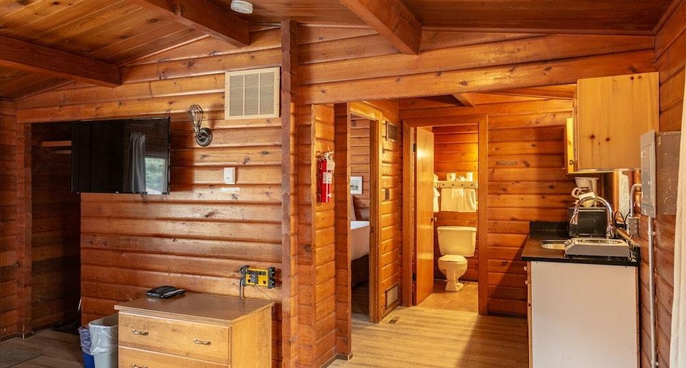 Rundle Mountain Lodge Canmore Bagian luar foto