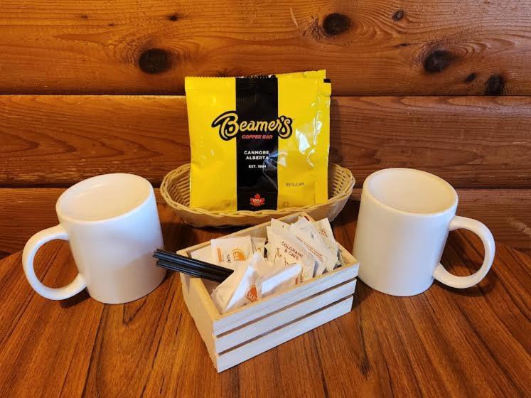 Rundle Mountain Lodge Canmore Bagian luar foto