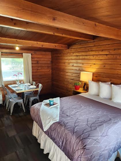 Rundle Mountain Lodge Canmore Bagian luar foto