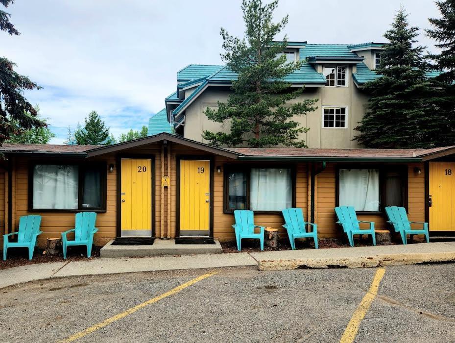 Rundle Mountain Lodge Canmore Bagian luar foto