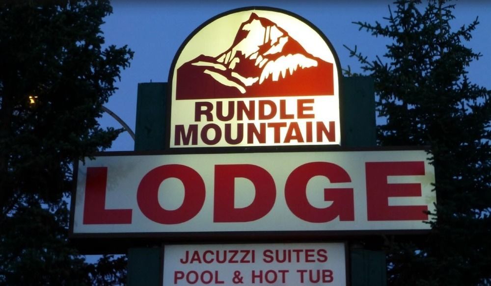 Rundle Mountain Lodge Canmore Bagian luar foto