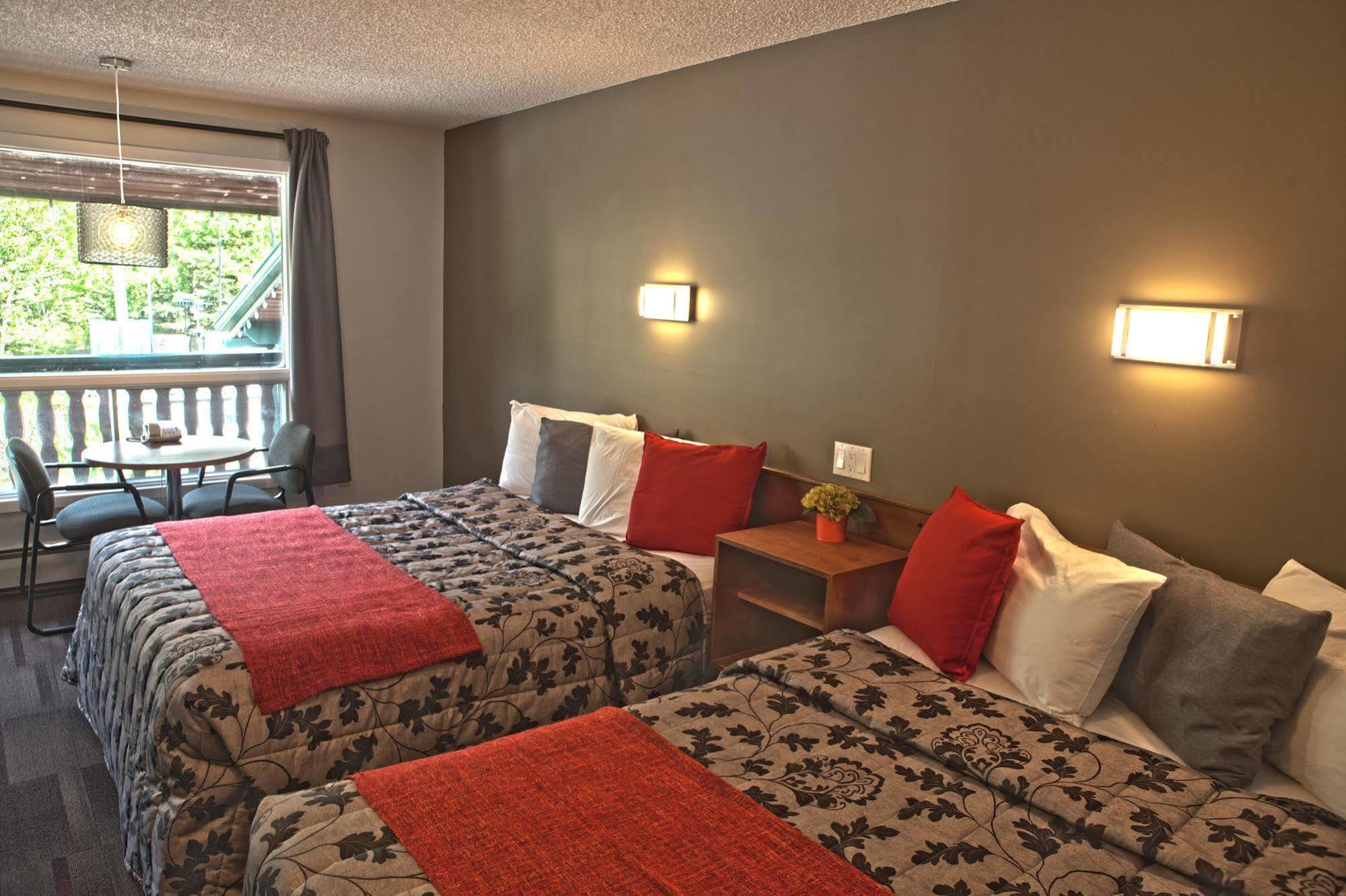 Rundle Mountain Lodge Canmore Bagian luar foto