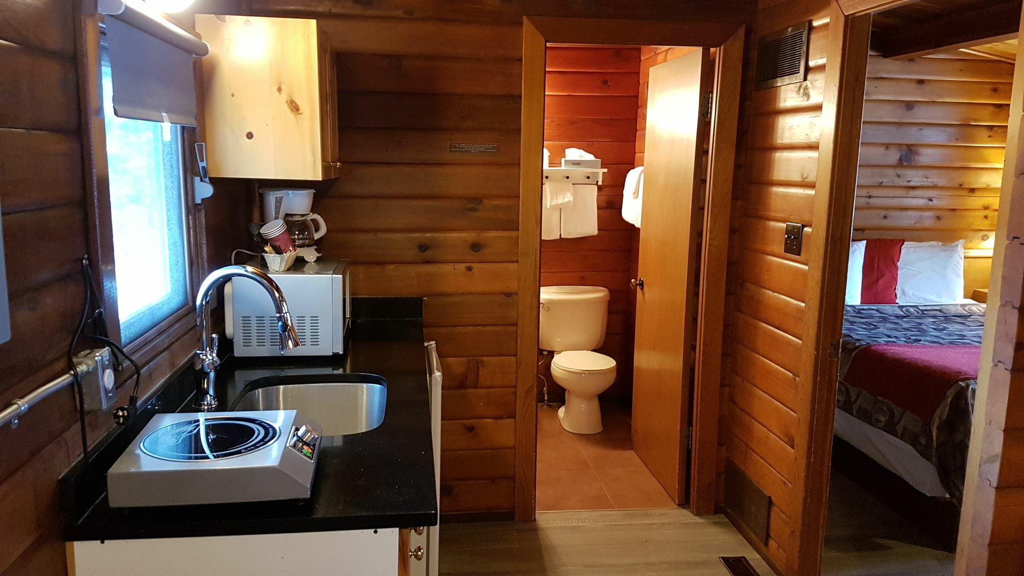 Rundle Mountain Lodge Canmore Bagian luar foto